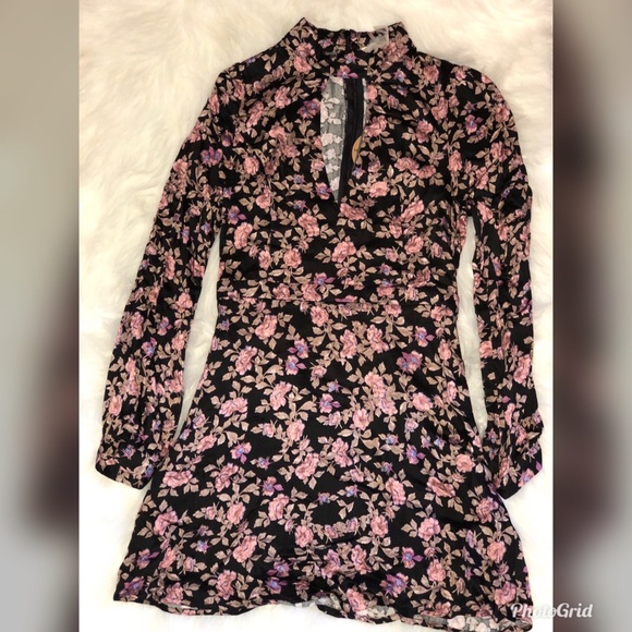 Dress - Picture 1 of 1
